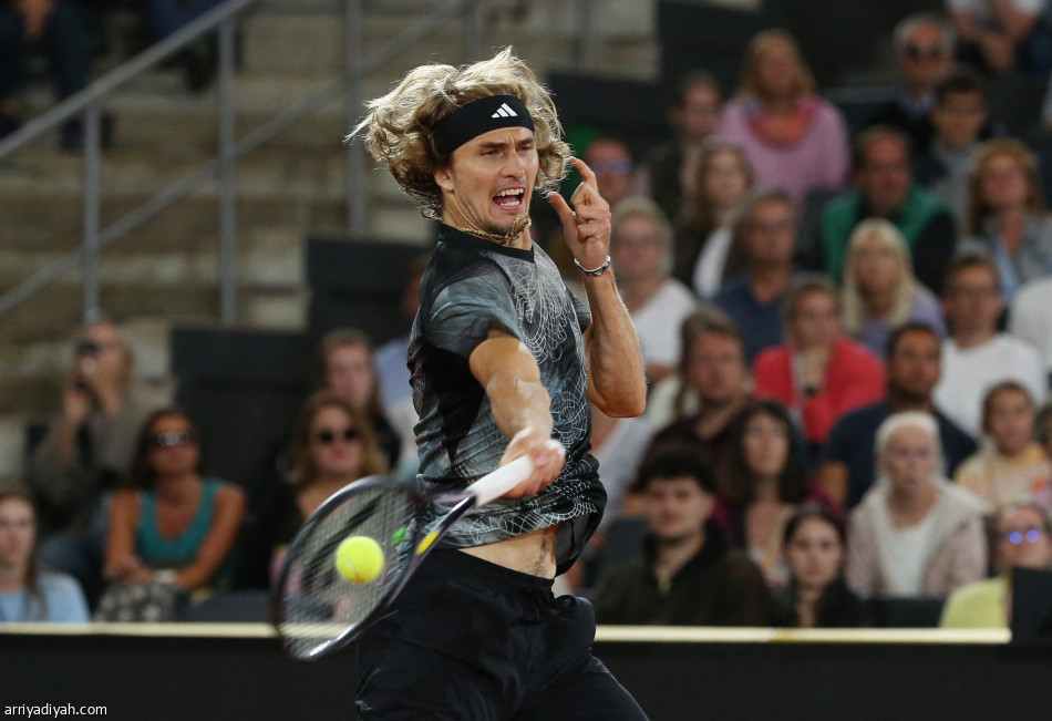 دورة هامبورج للتنس..  زفيريف إلى النهائي