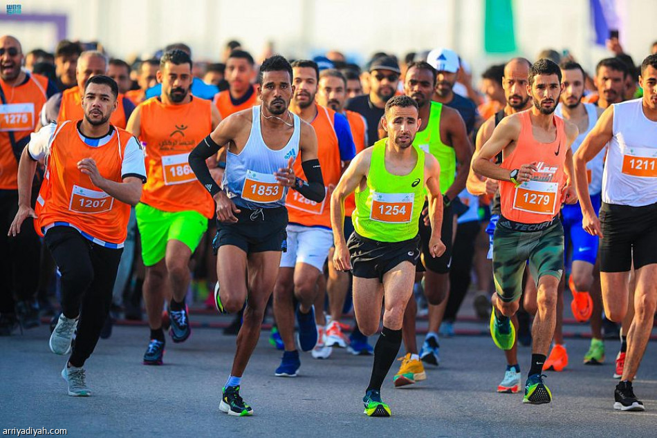 محافظ الأحساء يتقدم متسابقي «الحسا تركض».. ويتوج الفائزين