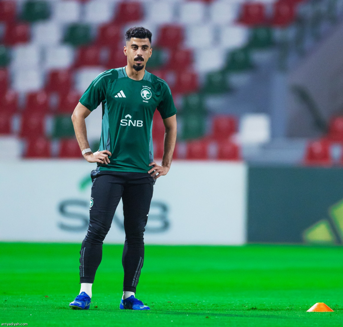 الأخضر ينطلق