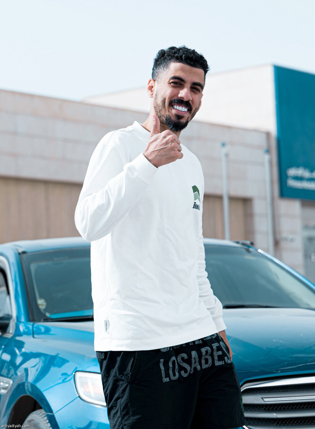 توافد «أزرق»