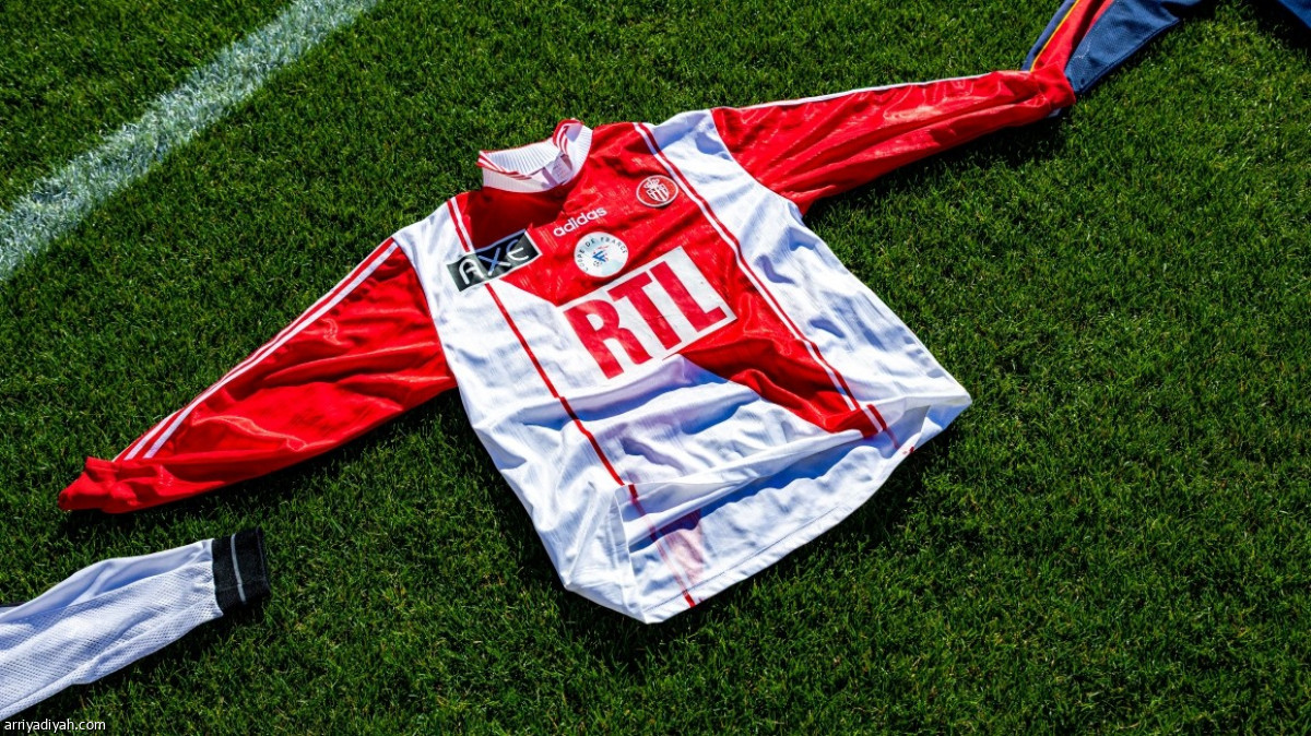 بورون.. 1146 قميصا