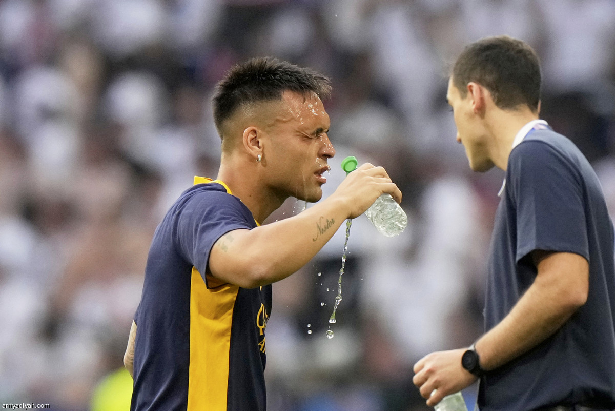 أليانز أرينا يبدأ الحفل