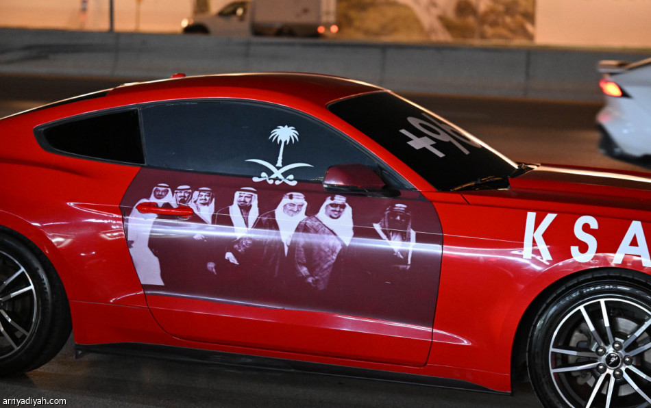 تزيين السيارات.. 20 دقيقة و350 ريالا تصنع الفرح