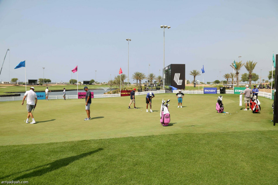 سميث.. 
مشاركة أولى