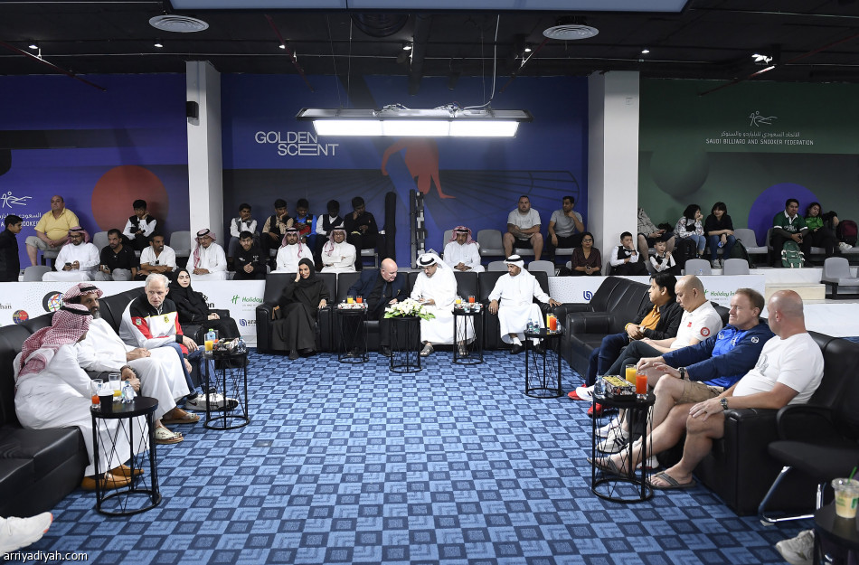 ليزي والشمري يفتتحان «سنوكر العالم»