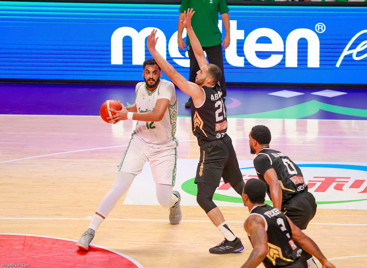 سلة الأخضر تتألق